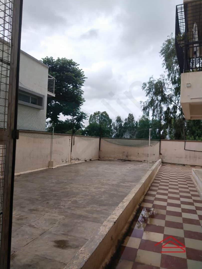 Project: BadmintonCourt