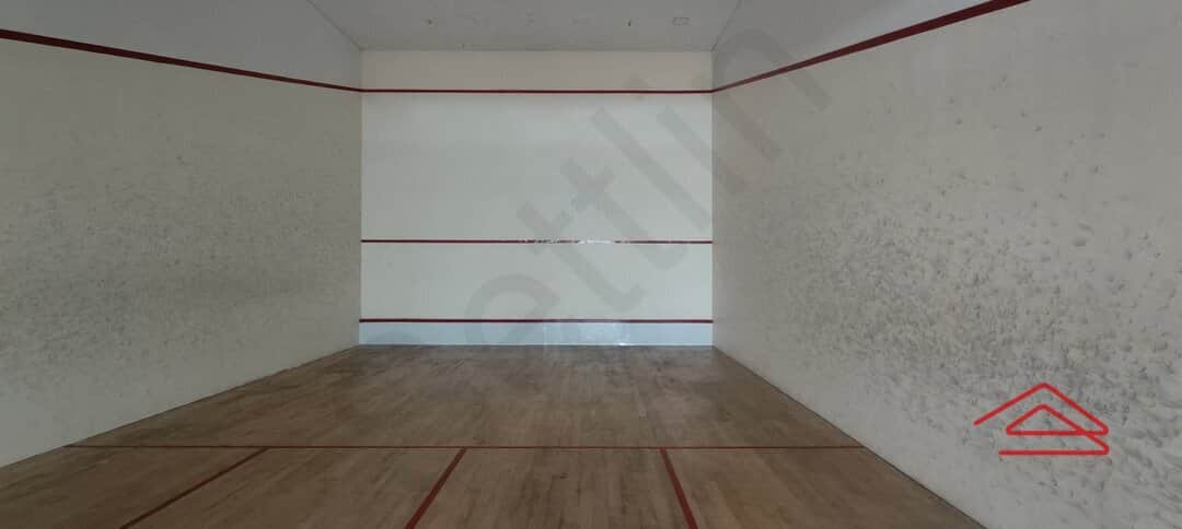 Project: SquashCourt