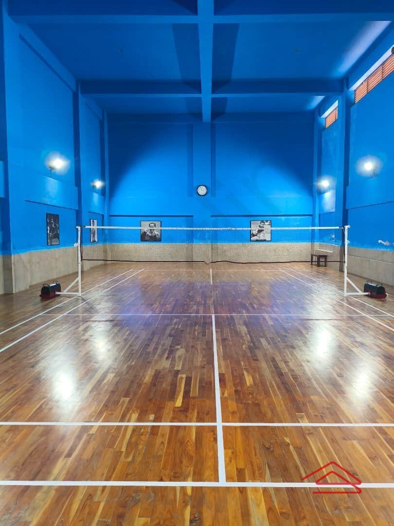 Project: BadmintonCourt