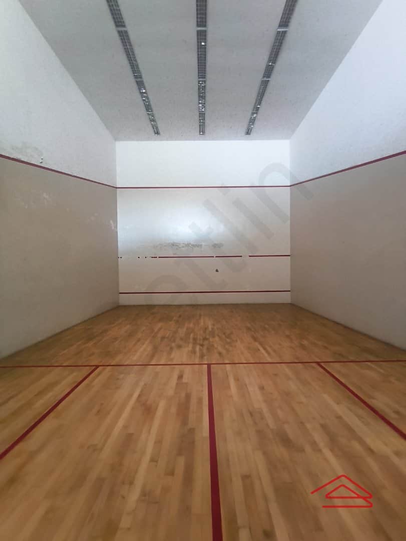 Project: SquashCourt