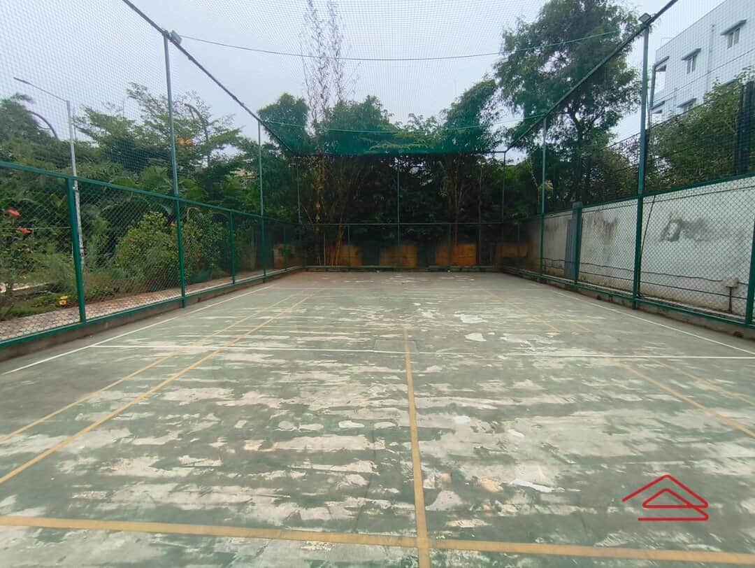 Project: BadmintonCourt