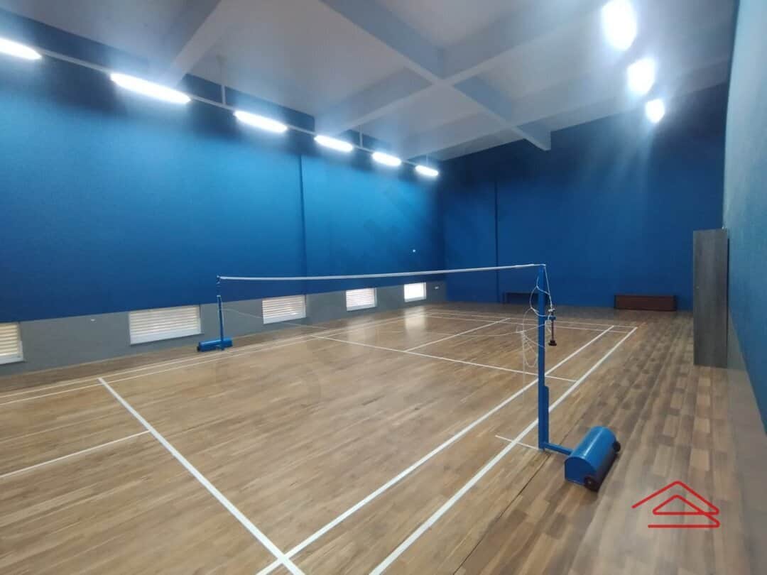 Project: BadmintonCourt