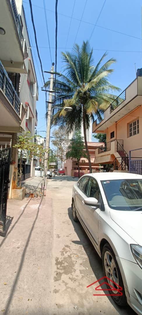 Unit:  Approach Road