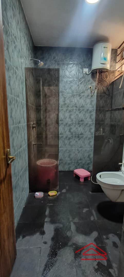 Sub Unit : bathrooms 1