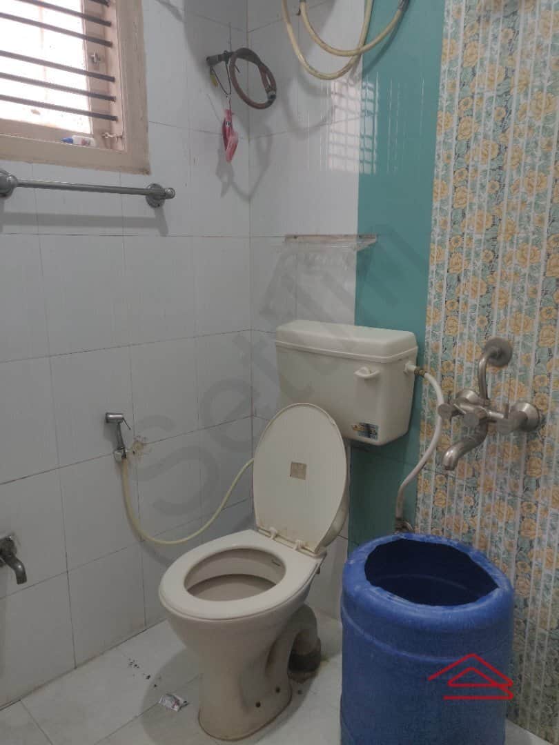 Sub Unit : bathrooms 2