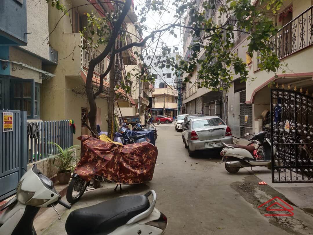 Unit:  Approach Road