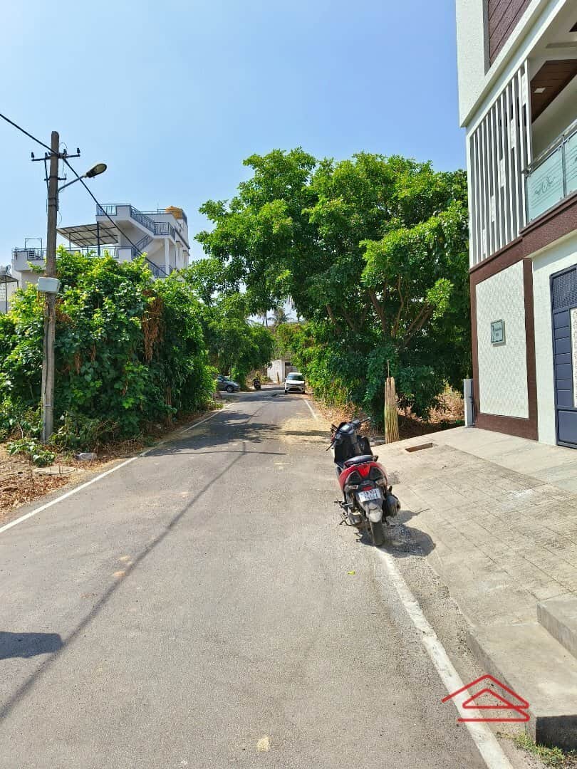 Unit:  Approach Road