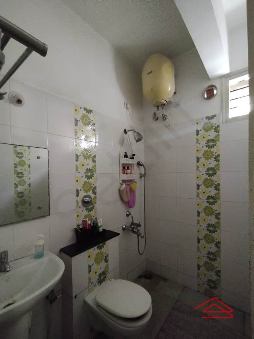 Sub Unit : bathrooms 3