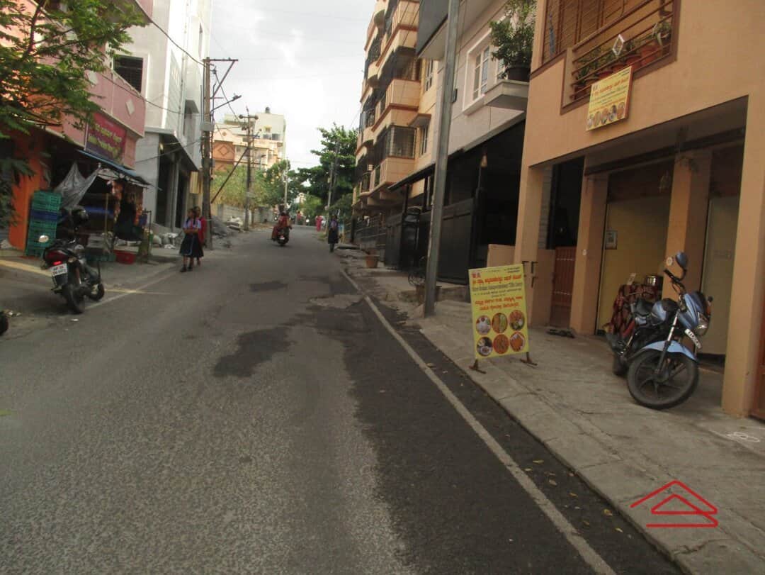 Unit:  Approach Road