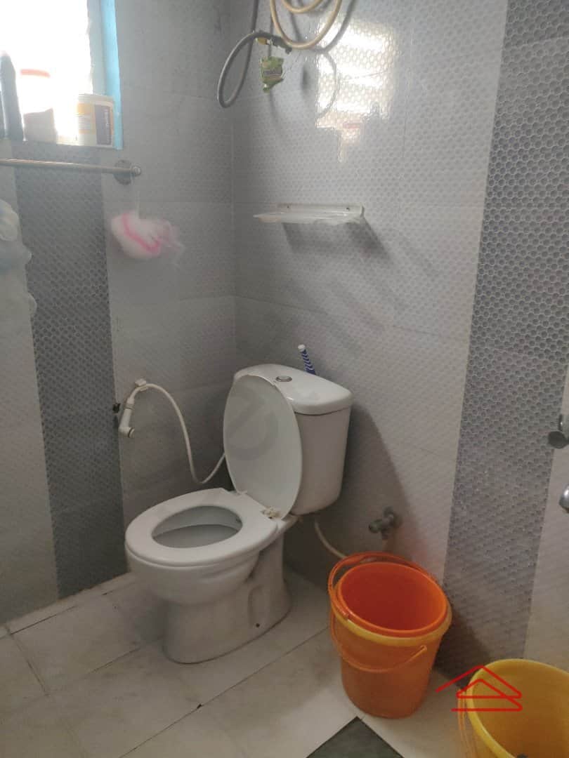 Sub Unit : bathrooms 1