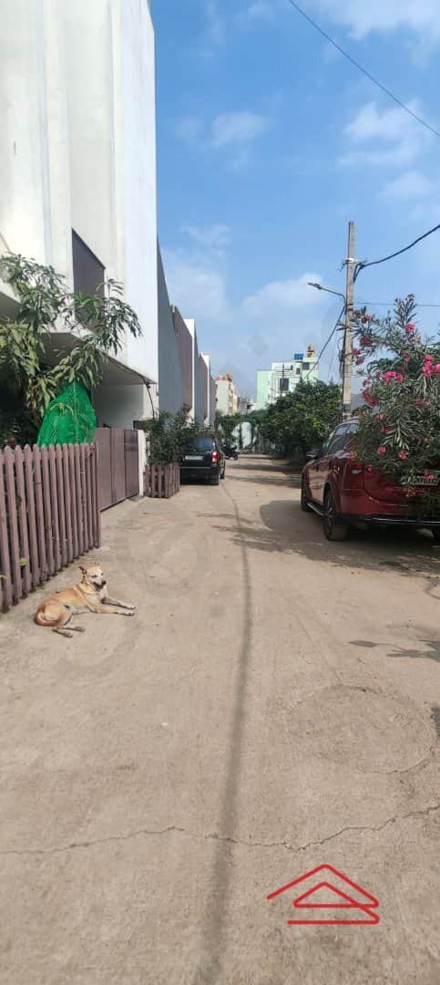 Unit:  Approach Road