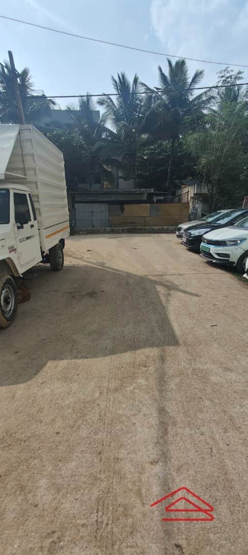 Unit:  Approach Road