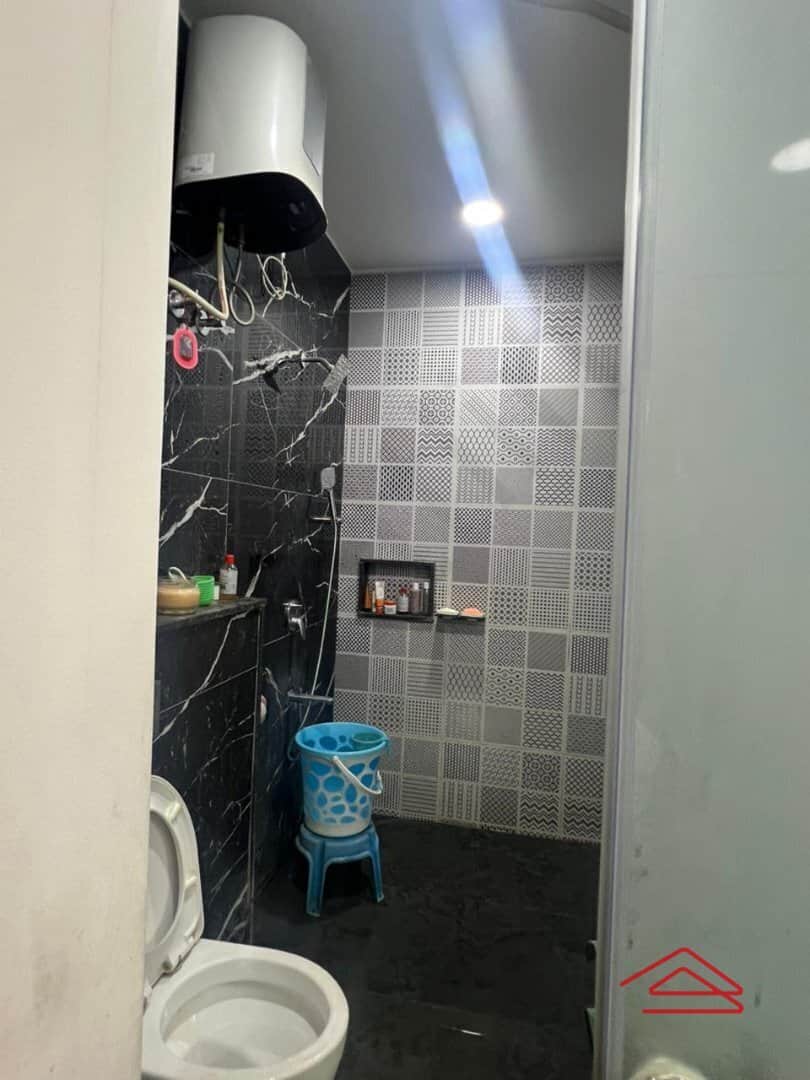 Sub Unit : bathrooms 2