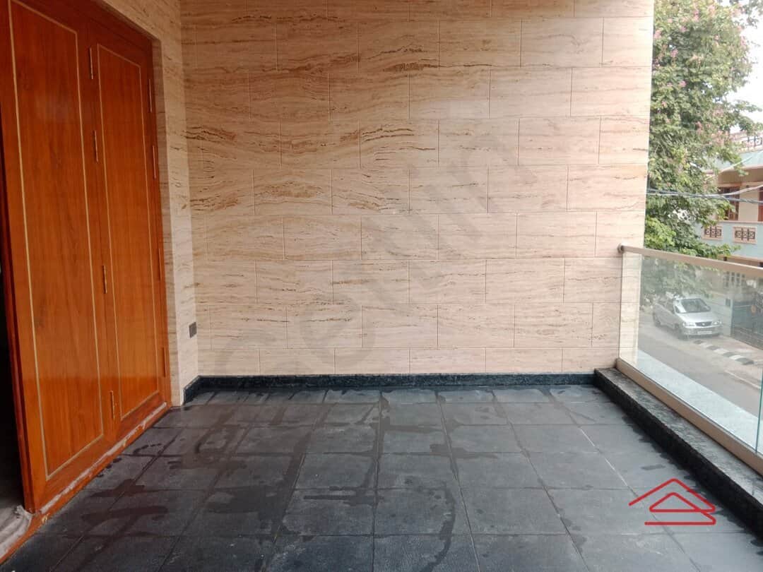 Sub Unit : balconies 1