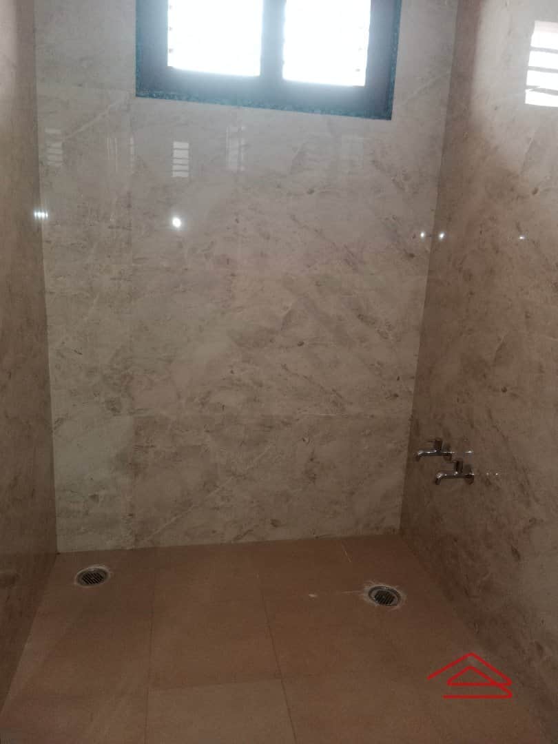 Sub Unit : bathrooms 1