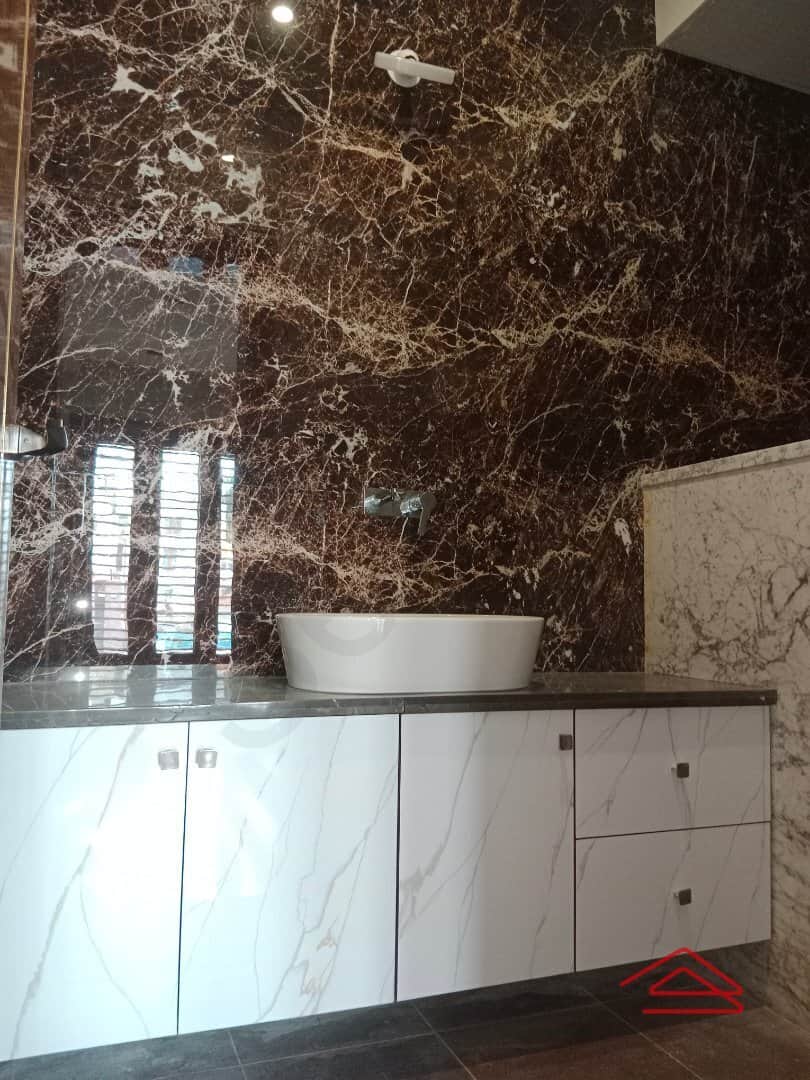 Sub Unit : bathrooms 3