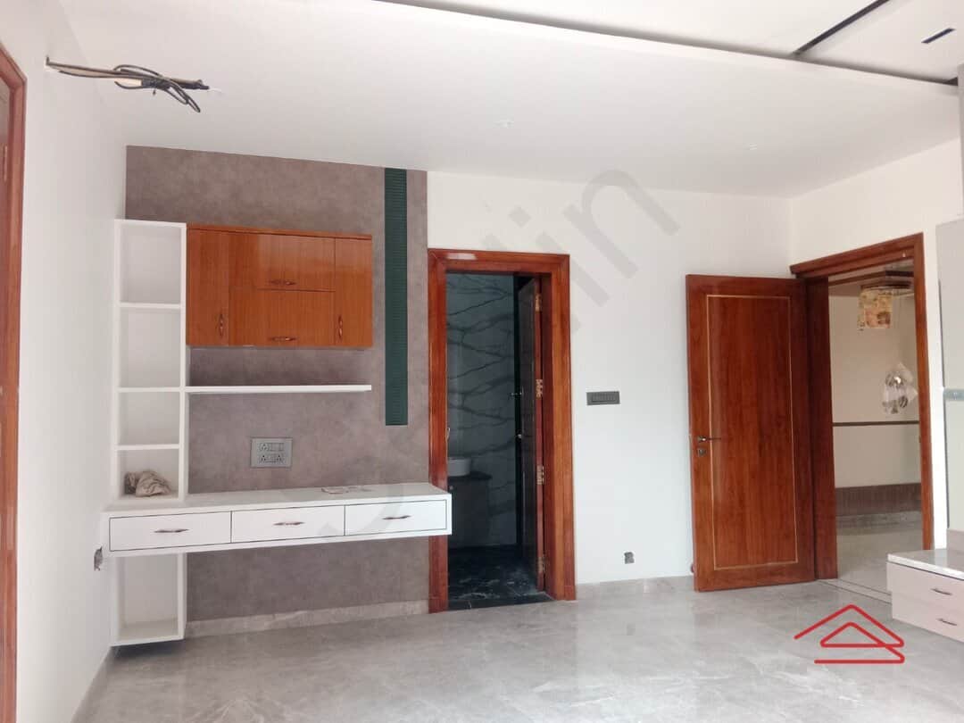 Sub Unit : bedrooms 4