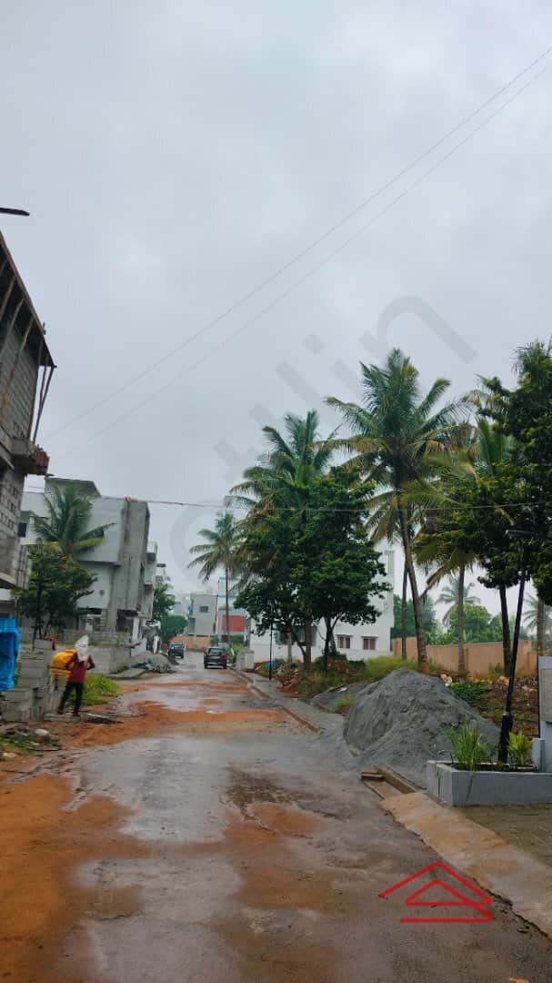 Unit:  Approach Road