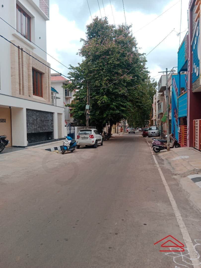 Unit:  Approach Road