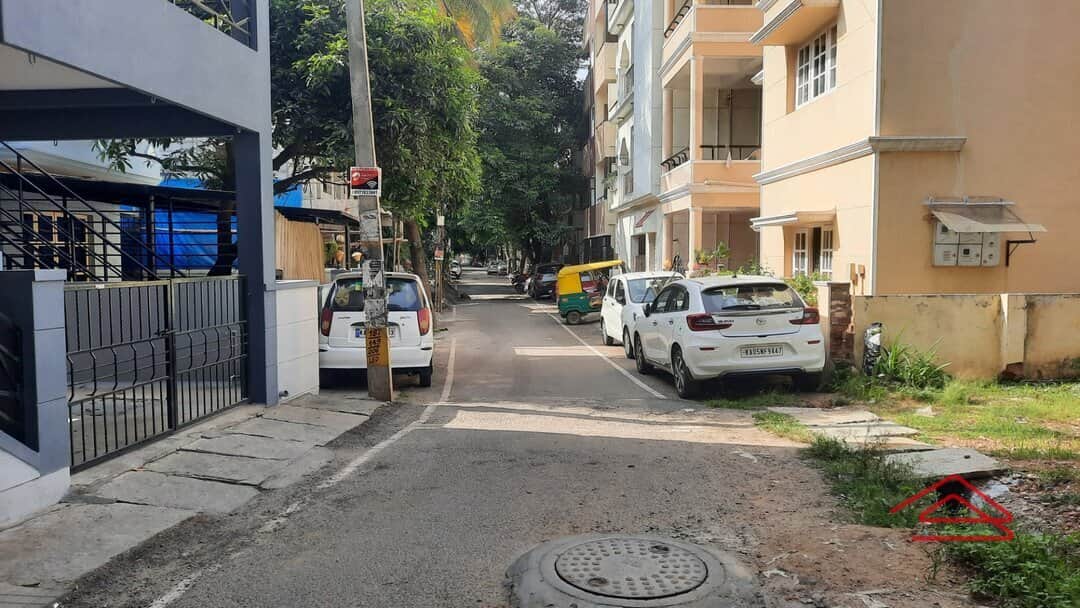 Unit:  Approach Road