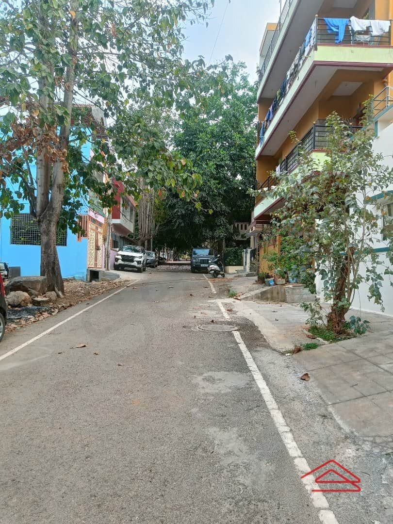 Unit:  Approach Road