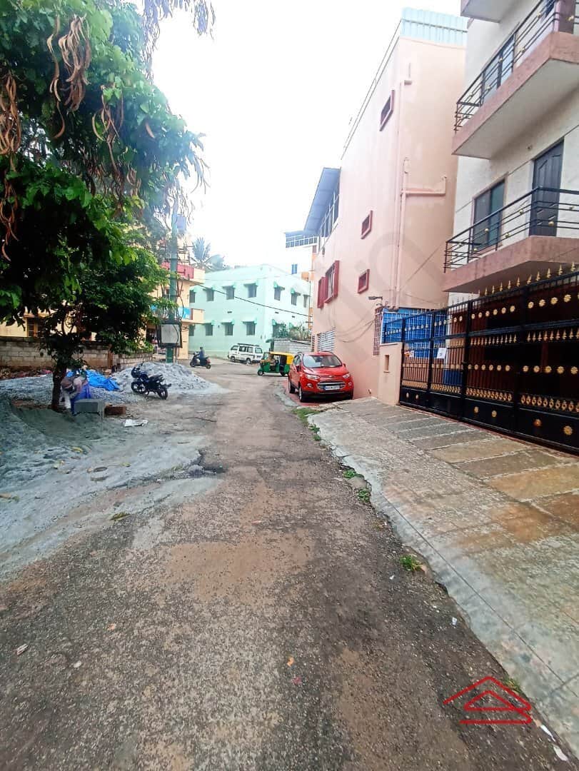 Unit:  Approach Road