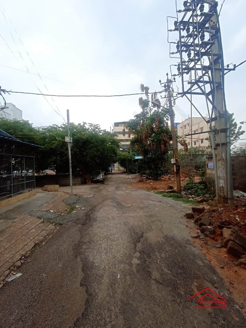 Unit:  Approach Road