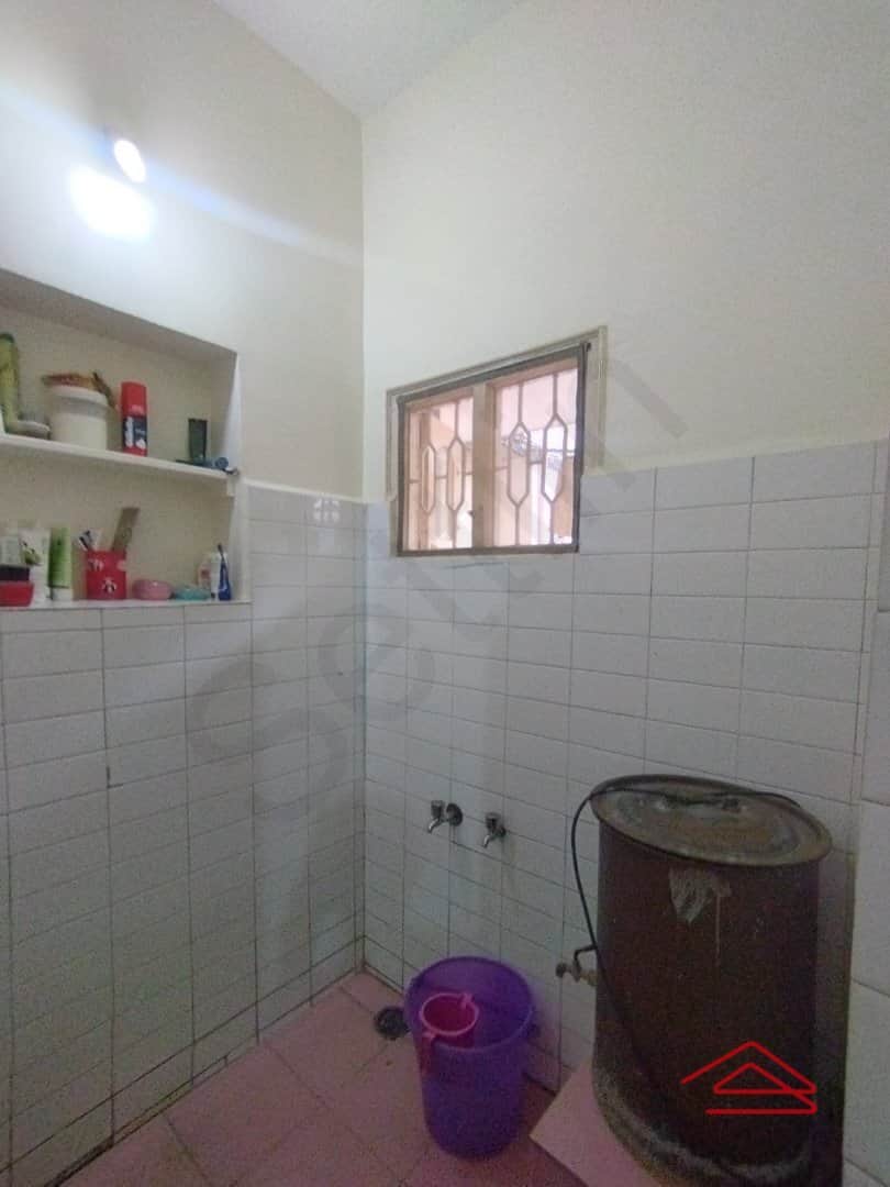 Sub Unit : bathrooms 3