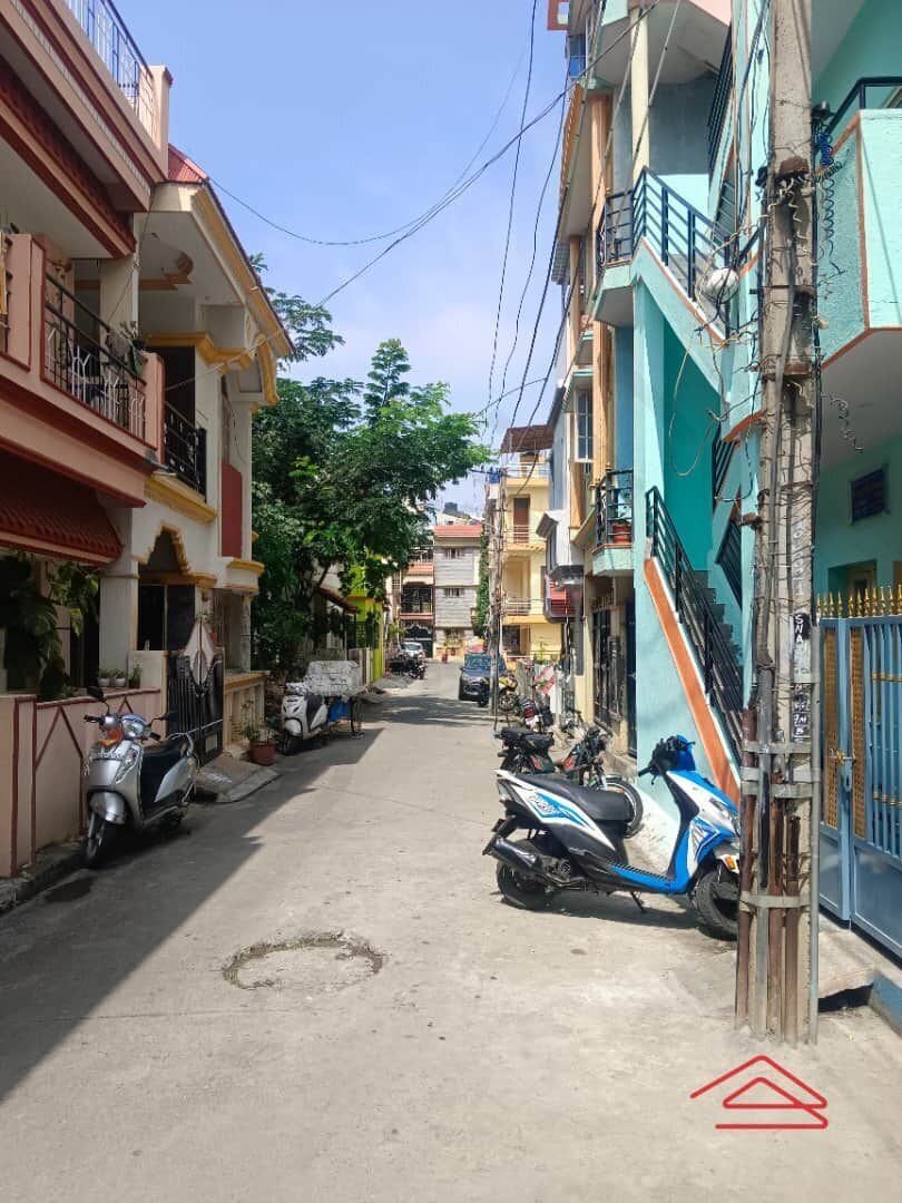 Unit:  Approach Road