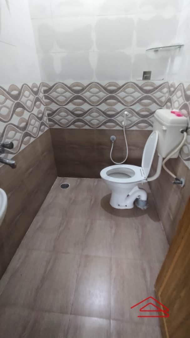 Sub Unit : bathrooms 1