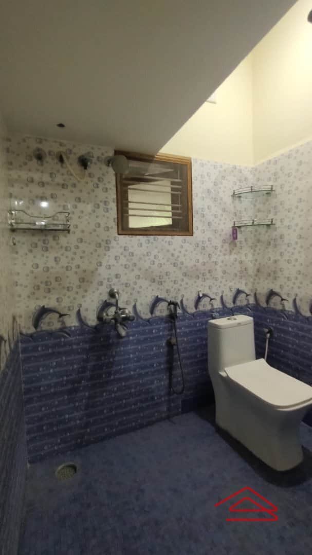 Sub Unit : bathrooms 2