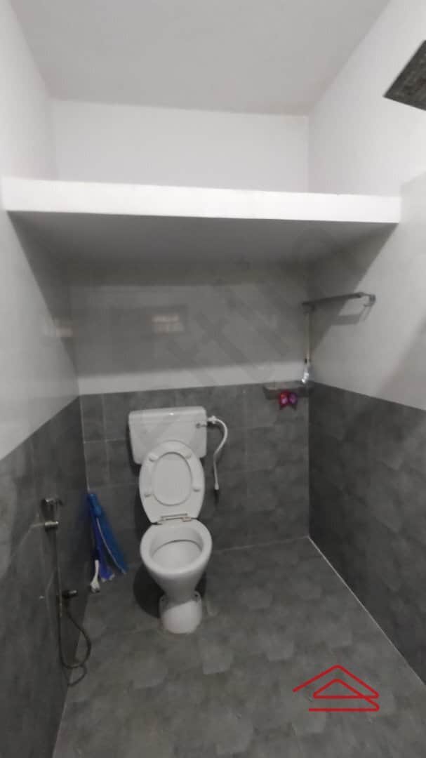 Sub Unit : bathrooms 1