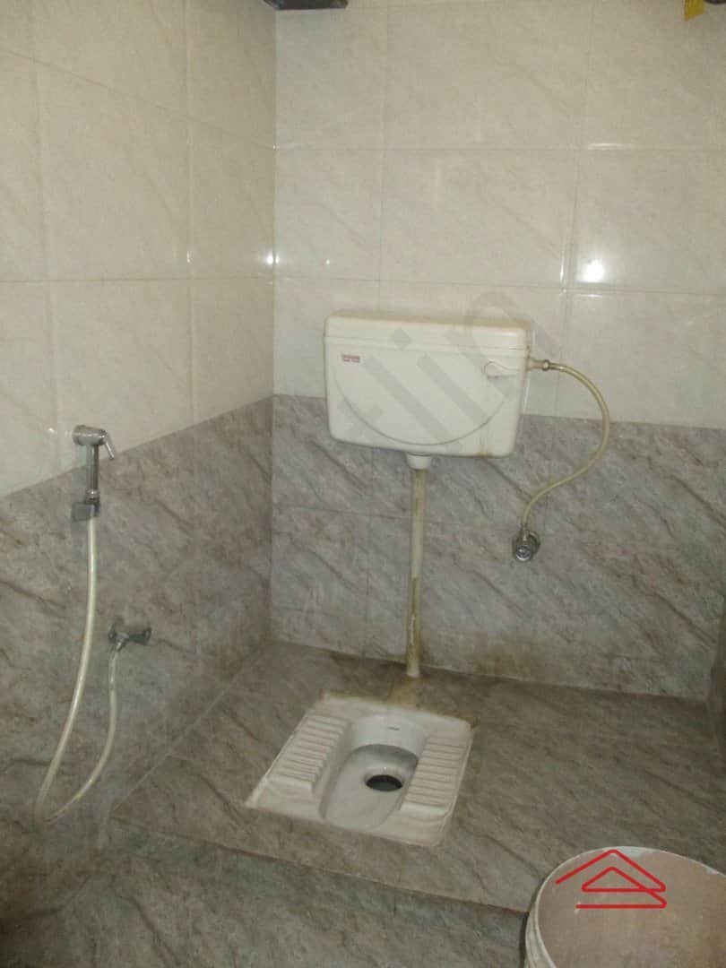 bathrooms-u3cQ.jpg