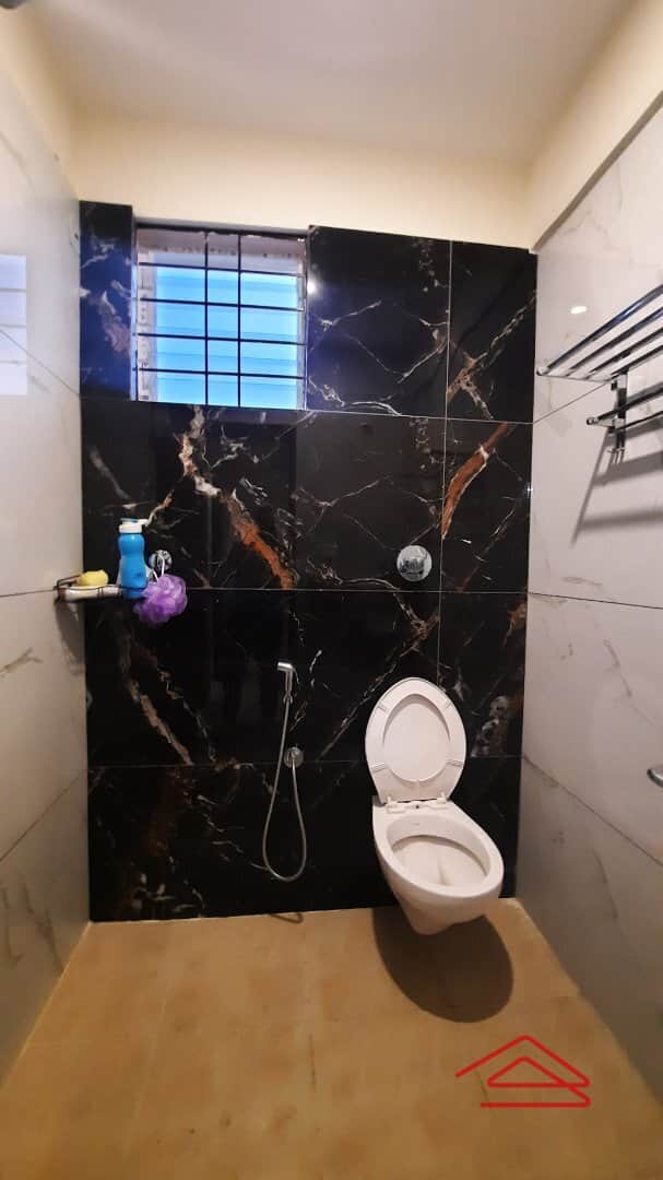 Sub Unit : bathrooms 4