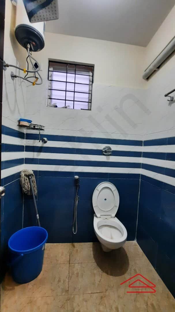 Sub Unit : bathrooms 2