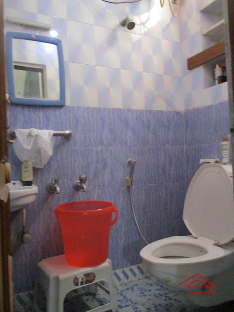 bathroom 4