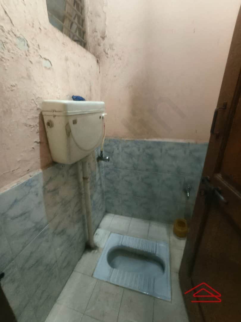 bathrooms-Qrgx.jpg