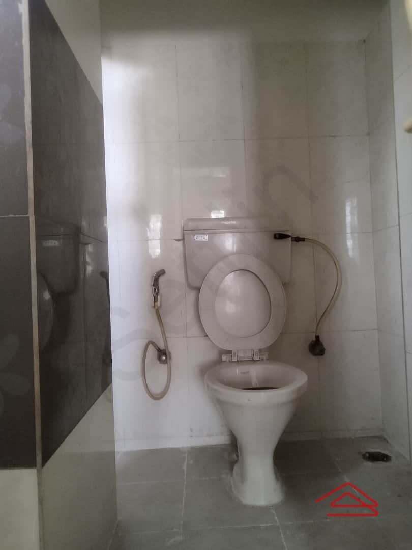 Sub Unit : bathrooms 3