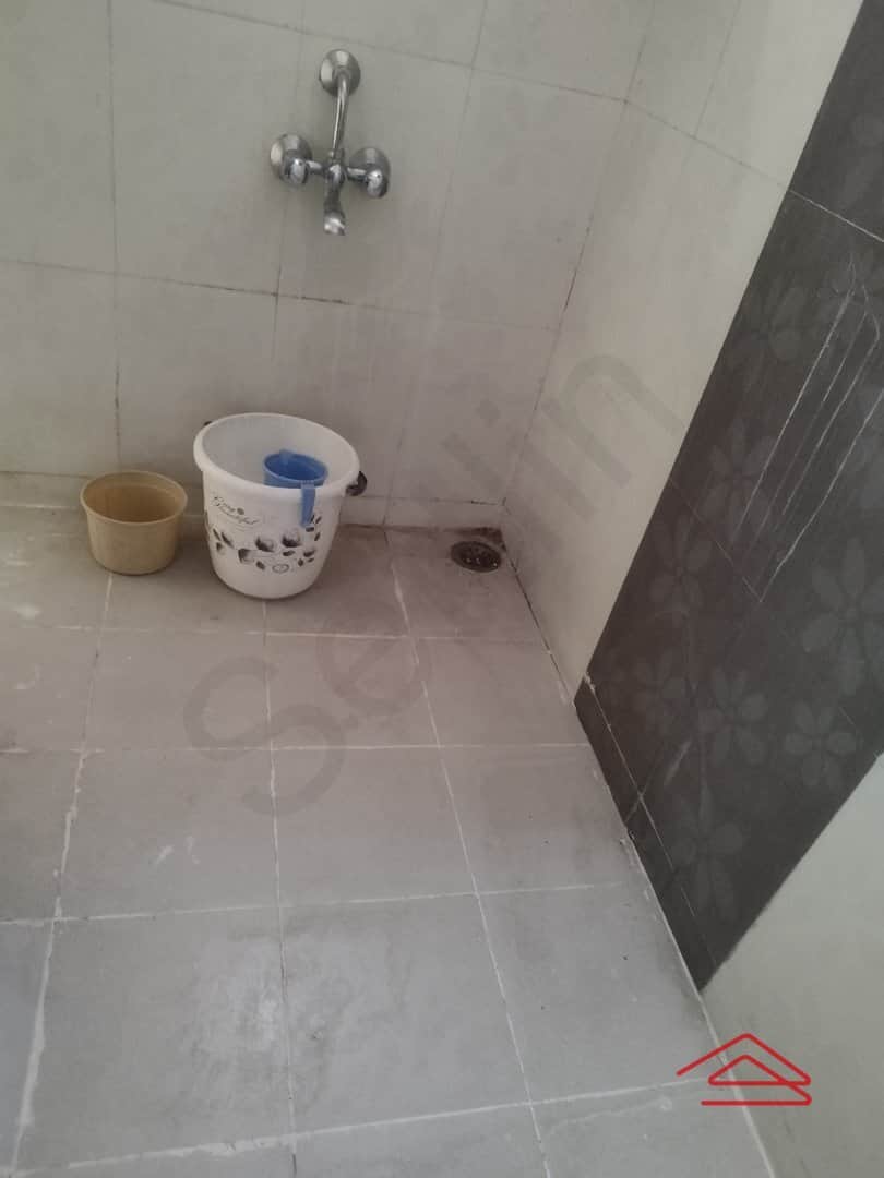 Sub Unit : bathrooms 3