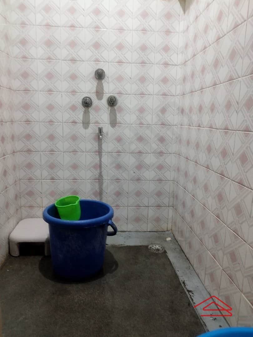 Sub Unit : bathrooms 2