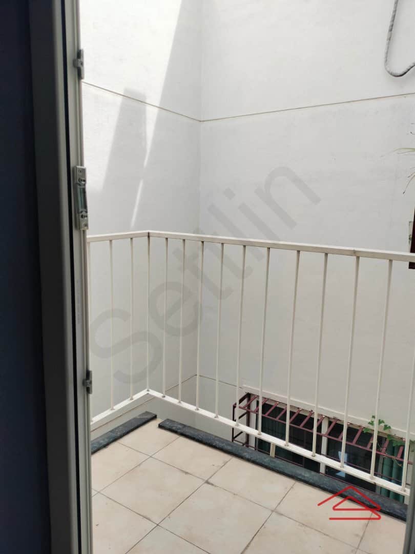 Balcony 4