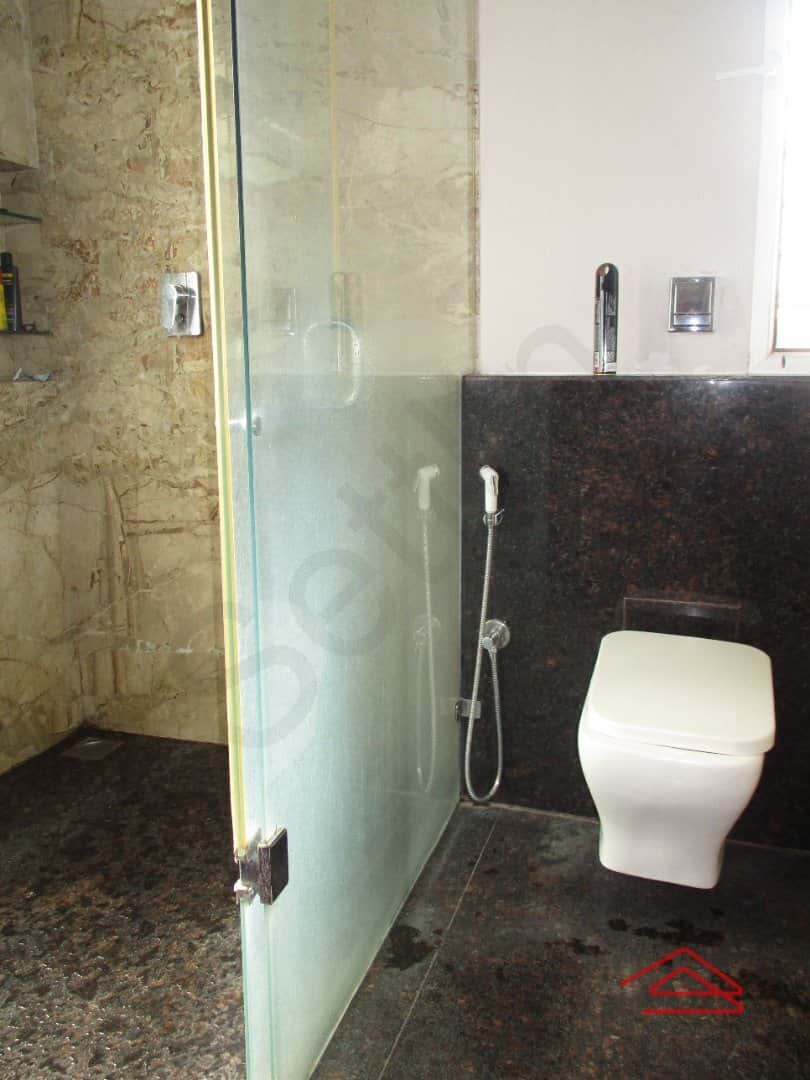 Sub Unit : bathrooms 2