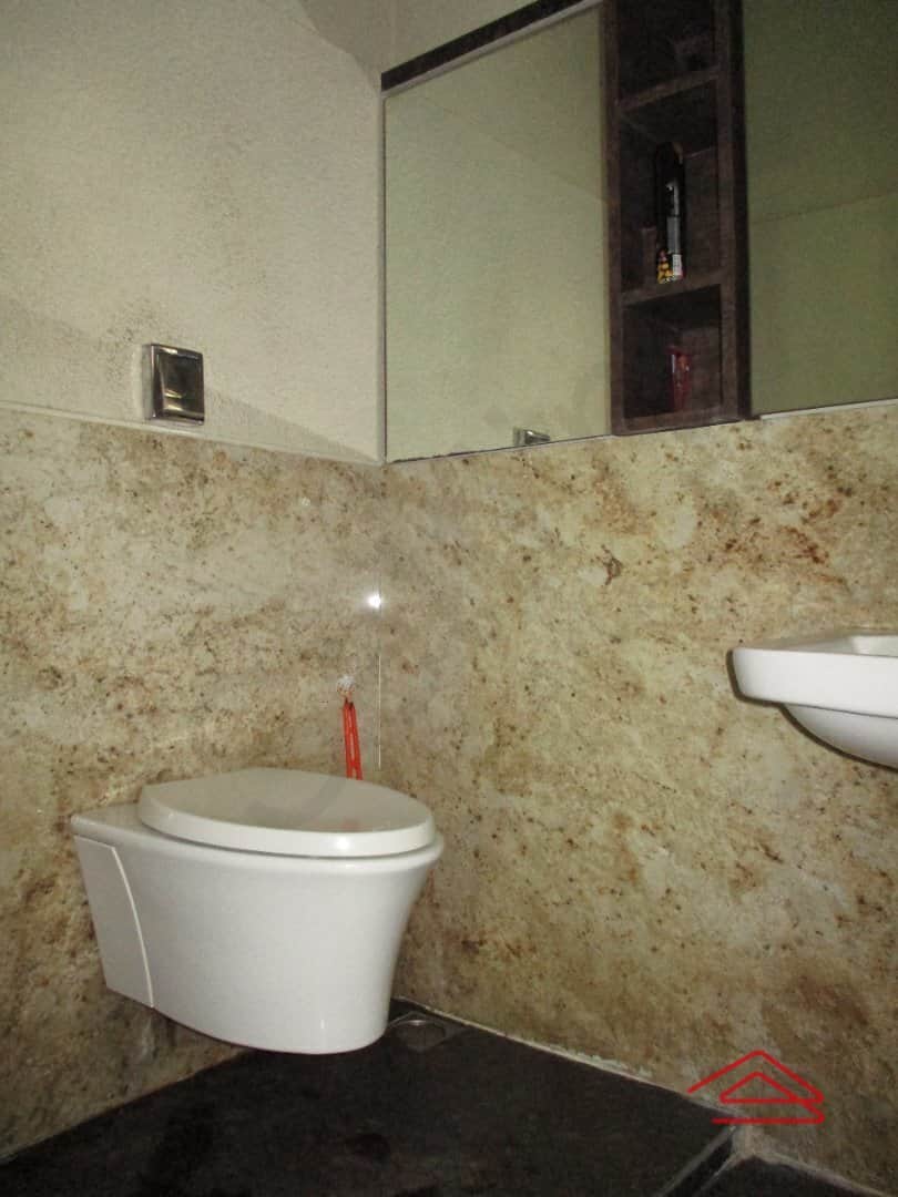 Sub Unit : bathrooms 1