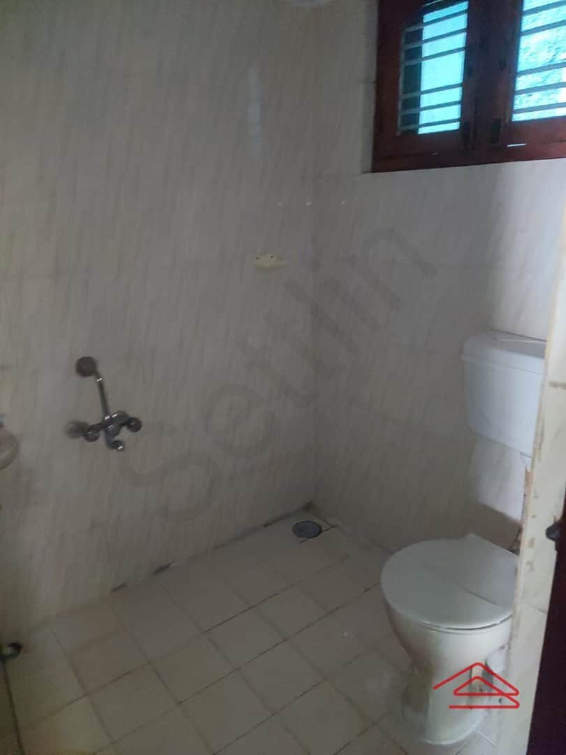 Sub Unit : bathrooms 3