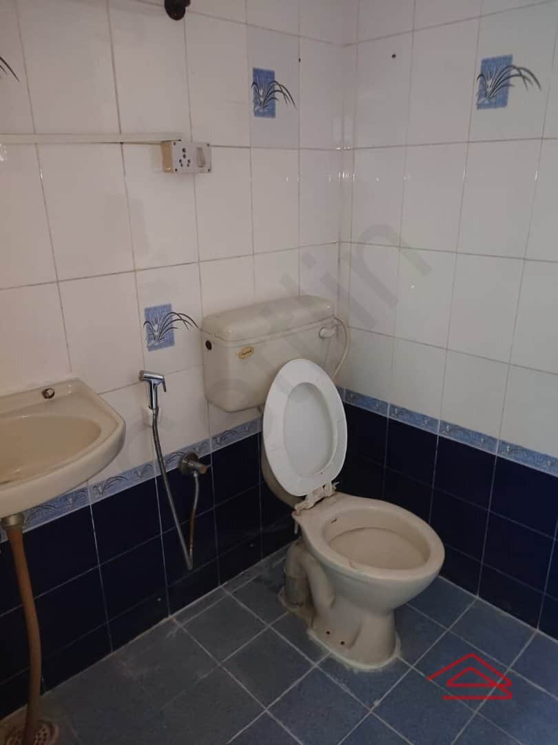 Sub Unit : bathrooms 1