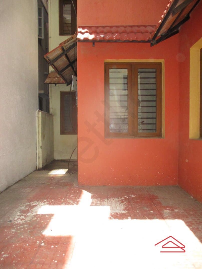 parkings-dxjQ.jpg