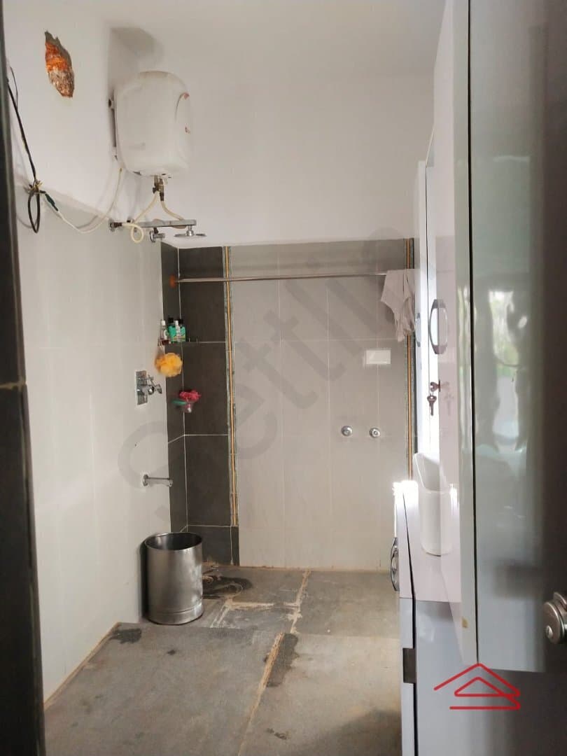 bathrooms-HtzQ.jpg