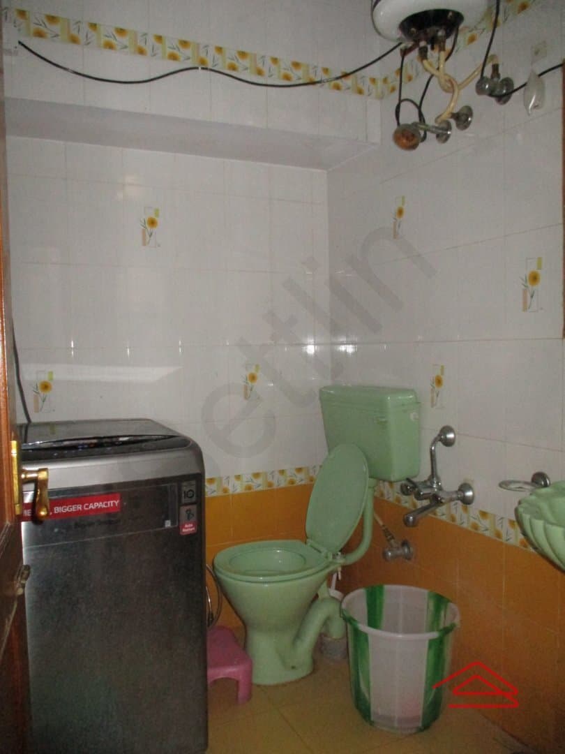 bathrooms-QvxF.jpg