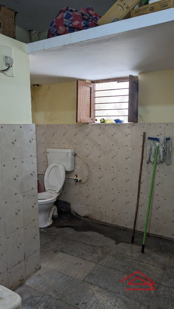 bathrooms-3fX4.jpg