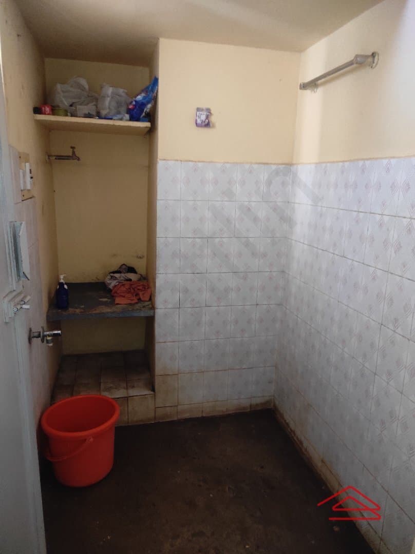 bathrooms-3yNu.jpg
